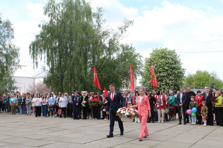 💐 В Кировске прошел митинг, посвященный 80 - летию Победы в Великой Отечественной войне. 💐 В Кировске прошел митинг, посвященный 80 - летию Победы в Великой Отечественной войне.